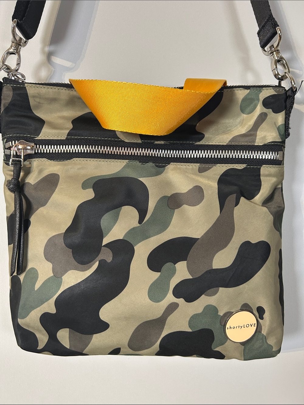 shortyLOVE AMUSE Green Camo Crossbody Bag Medium Yellow Handle  LIKE NEW! - Picture 2 of 10
